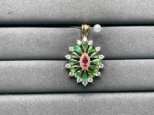 A8554 Emerald Pendant