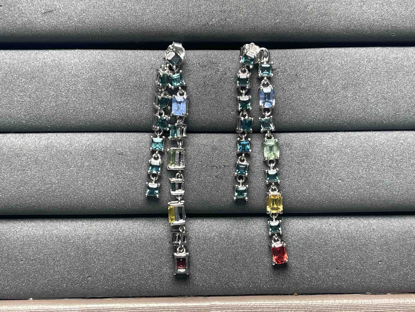 A8562 Sapphire Earrings