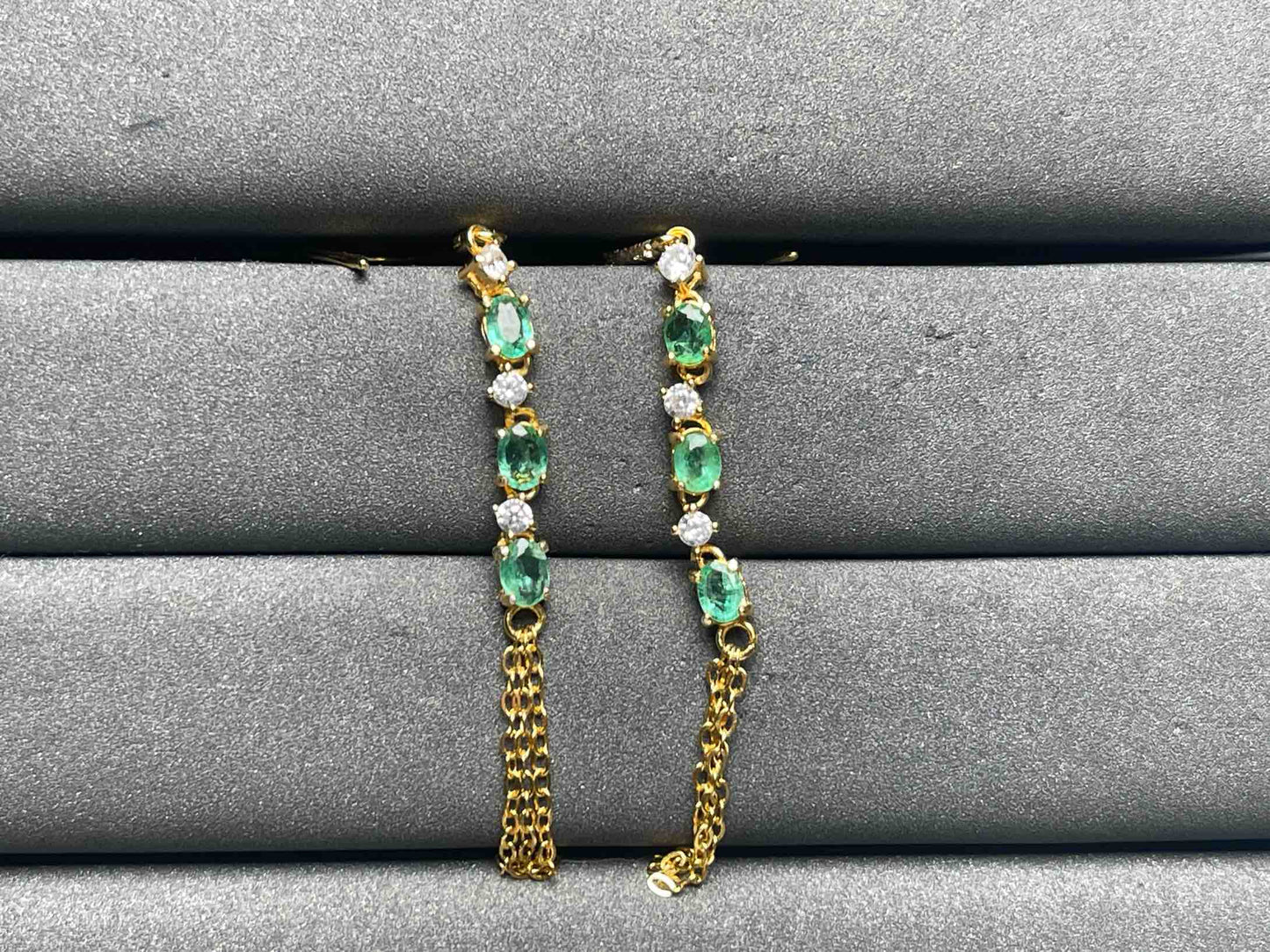 A8588 Emerald Earrings