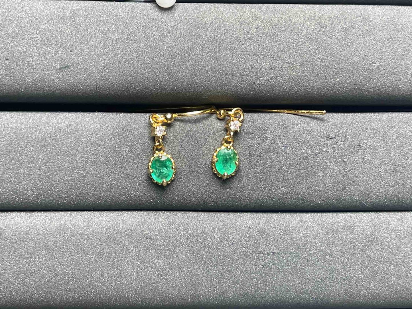 A8589 Emerald Earrings