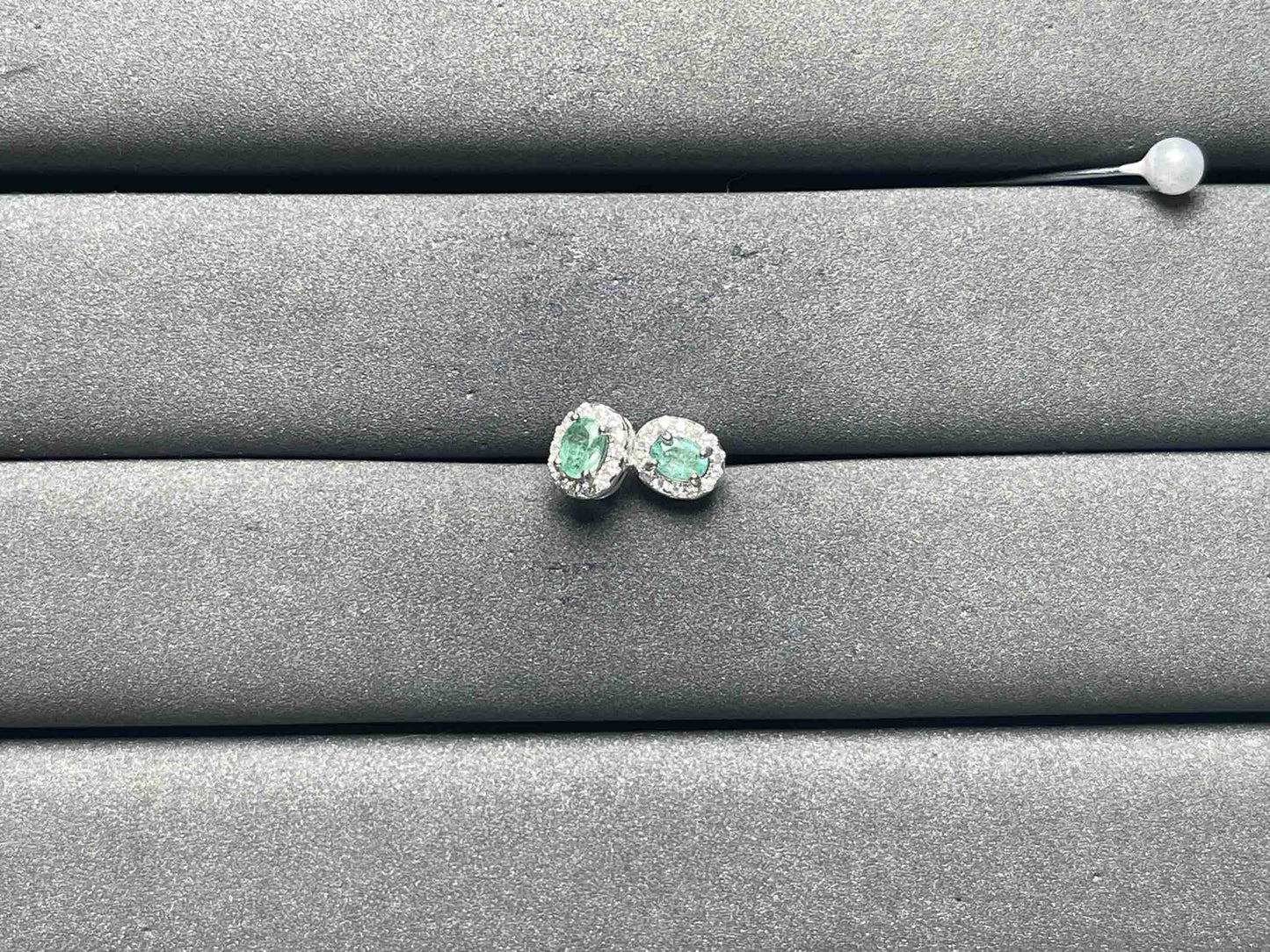 A8594 Emerald Earrings