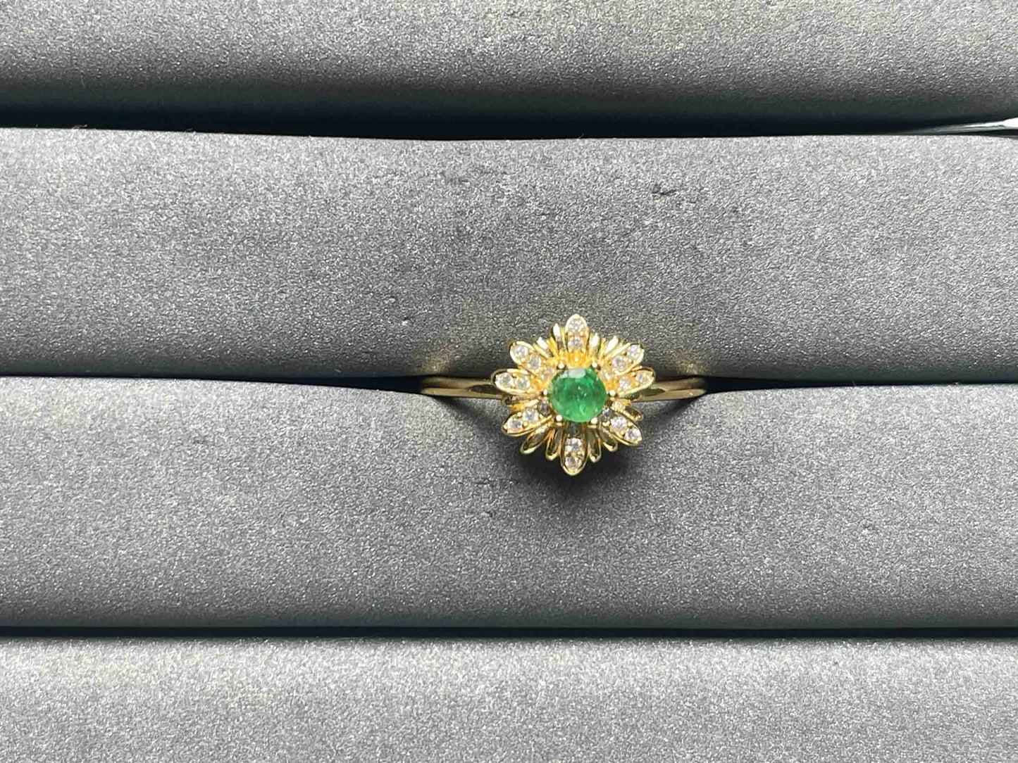 A8601 Emerald Ring