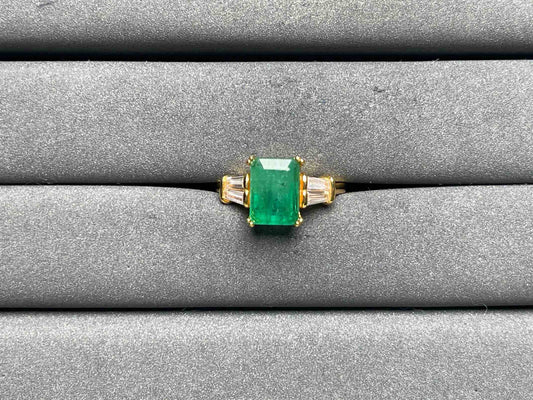 A8611 Emerald Ring