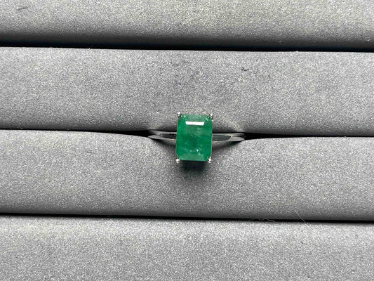 A8625 Emerald Ring