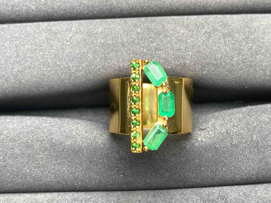 A8626 Emerald Ring