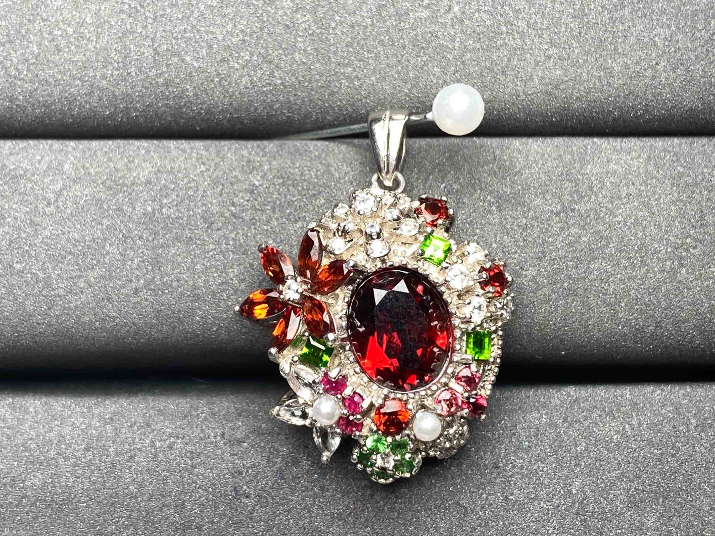 A8627 Garnet Pendant