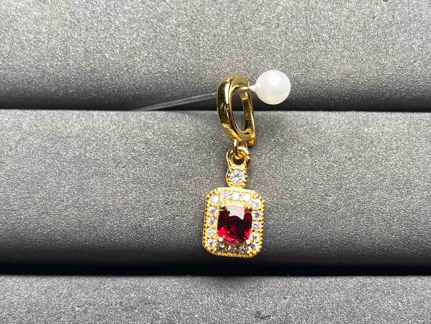 A8637 Spinel Pendant