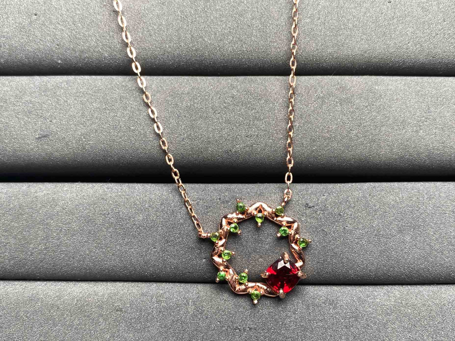 A8639 Spinel Necklace