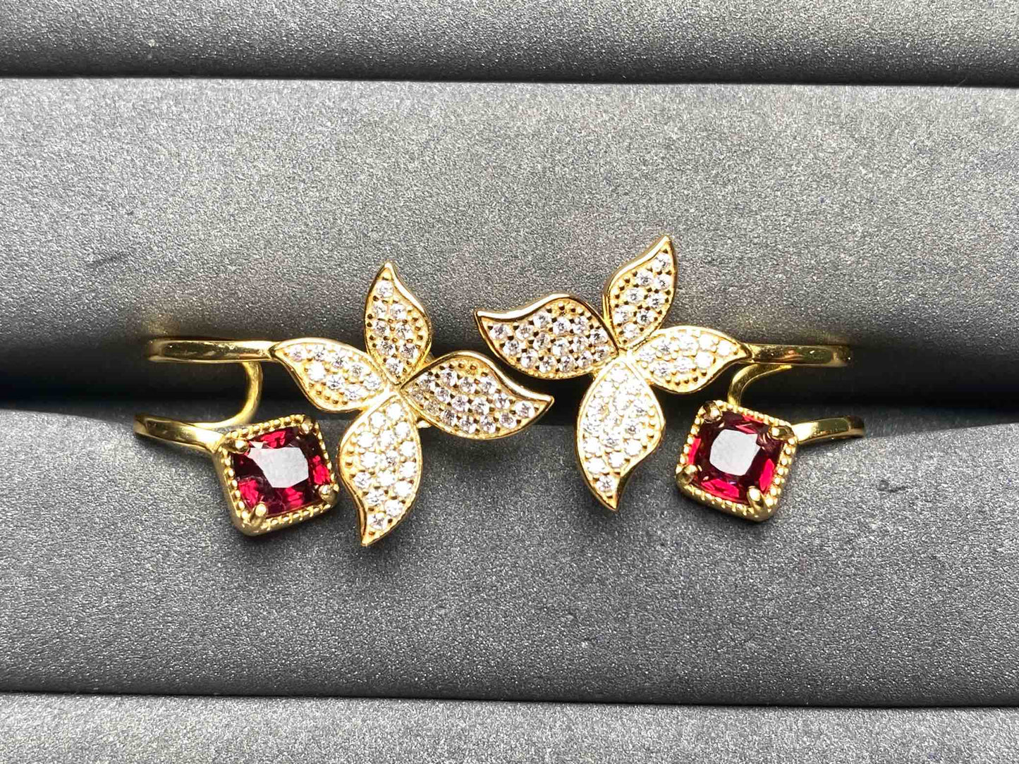 A8642 Spinel Earrings