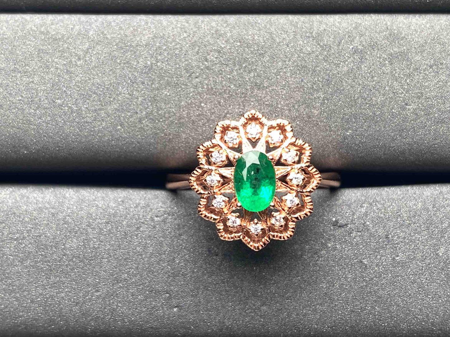A8683 Emerald Ring