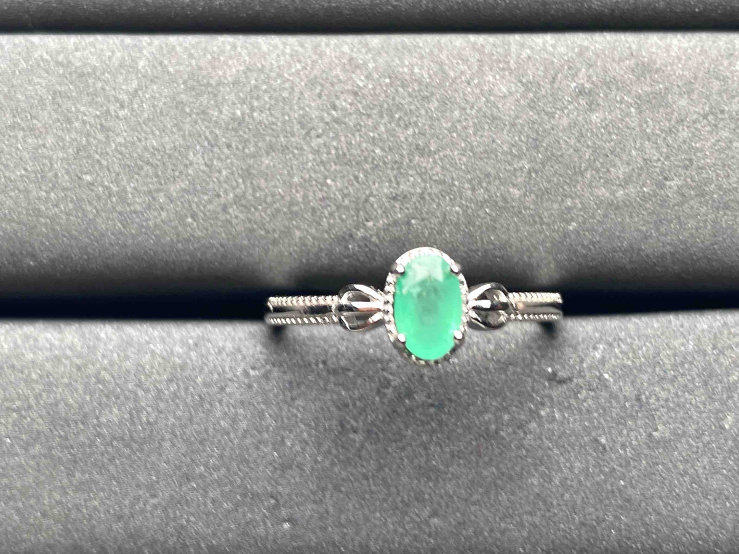 A8691 Emerald Ring