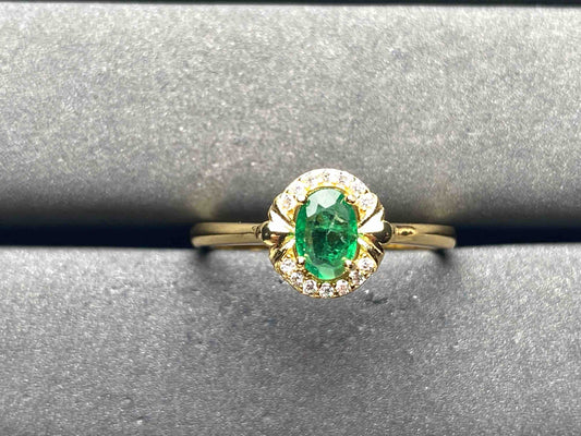 A8692 Emerald Ring