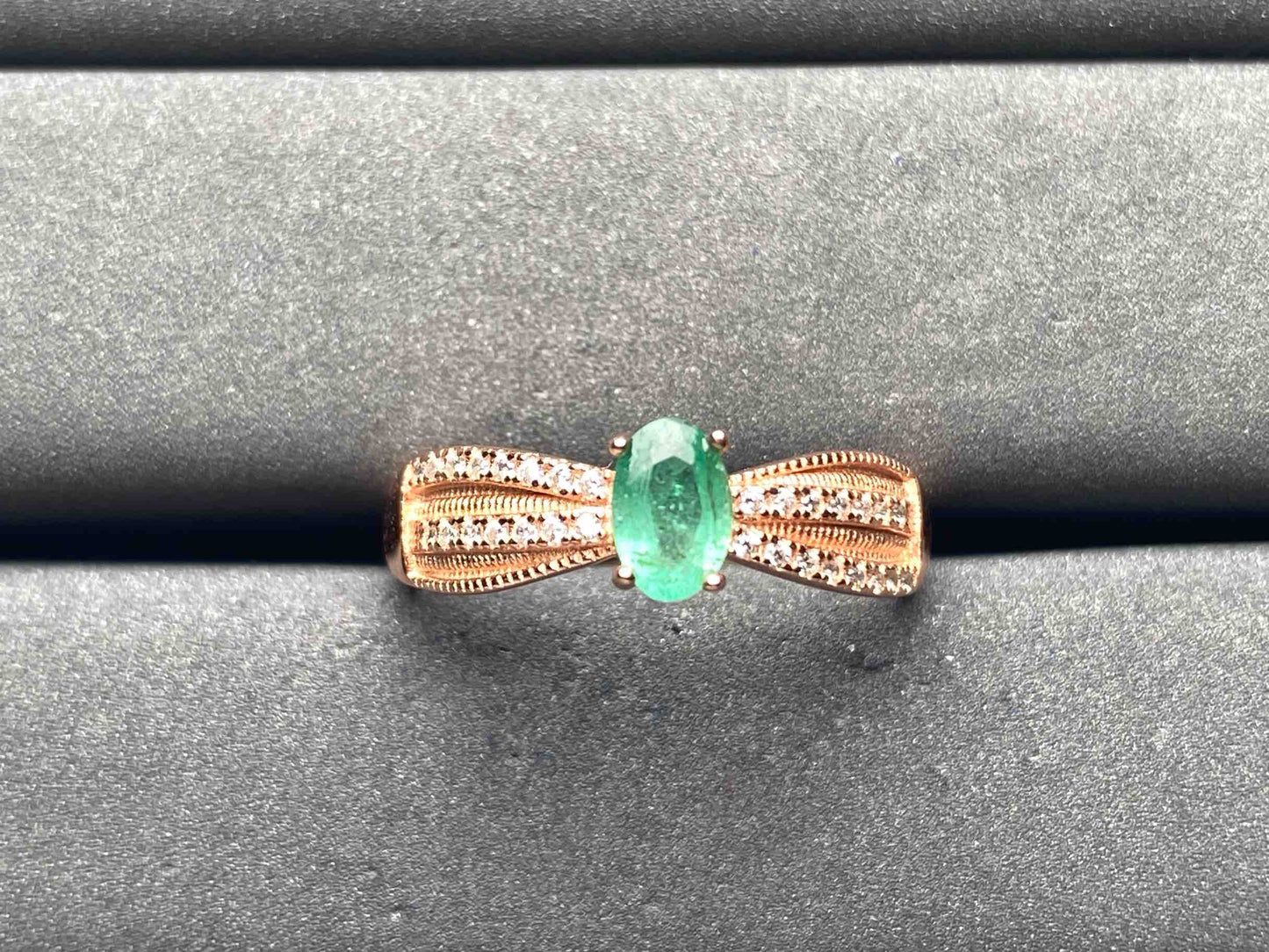 A8695 Emerald Ring