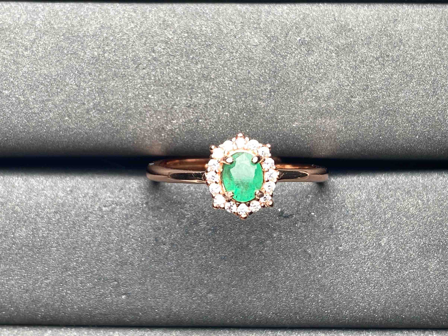 A8700 Emerald Ring