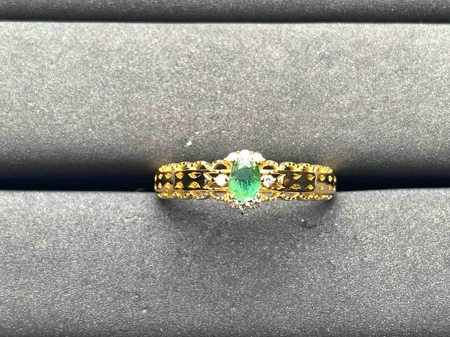 A8708 Emerald Ring