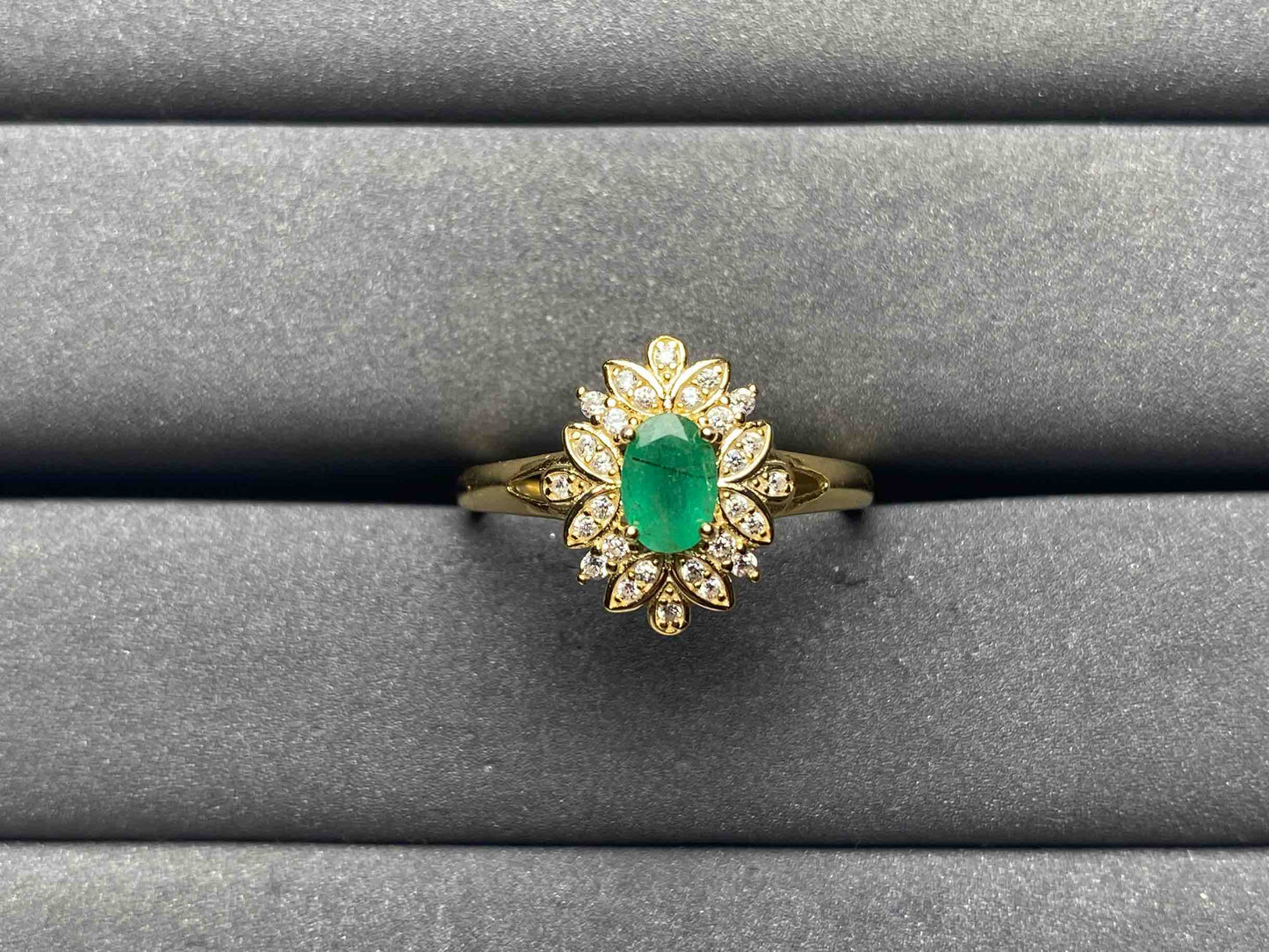 A8712 Emerald Ring