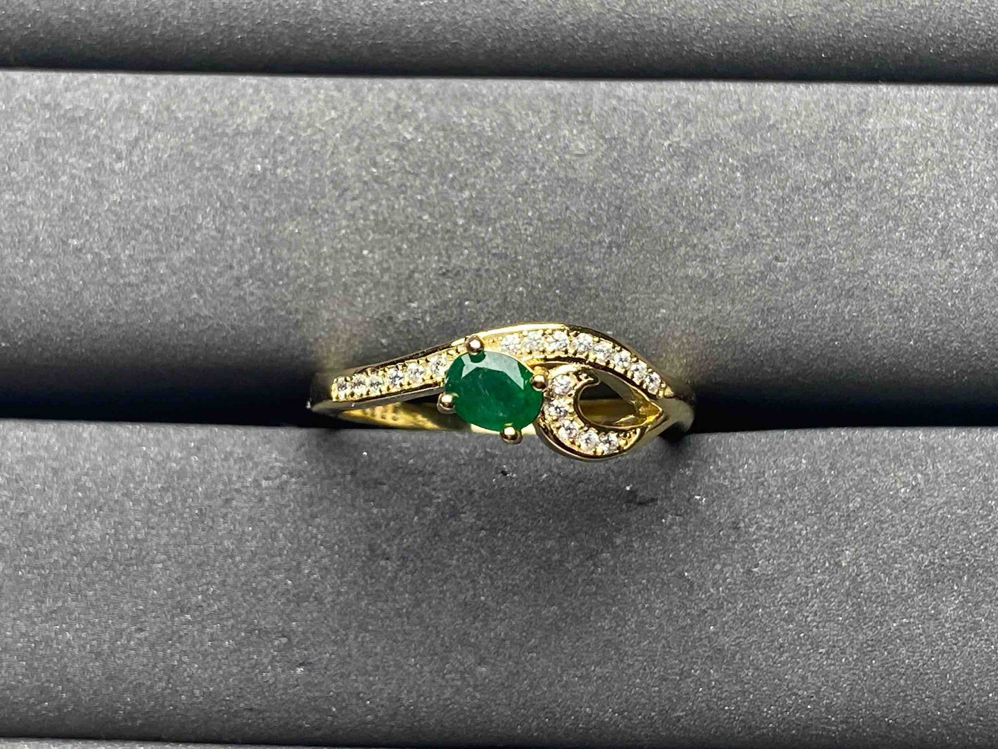 A8714 Emerald Ring