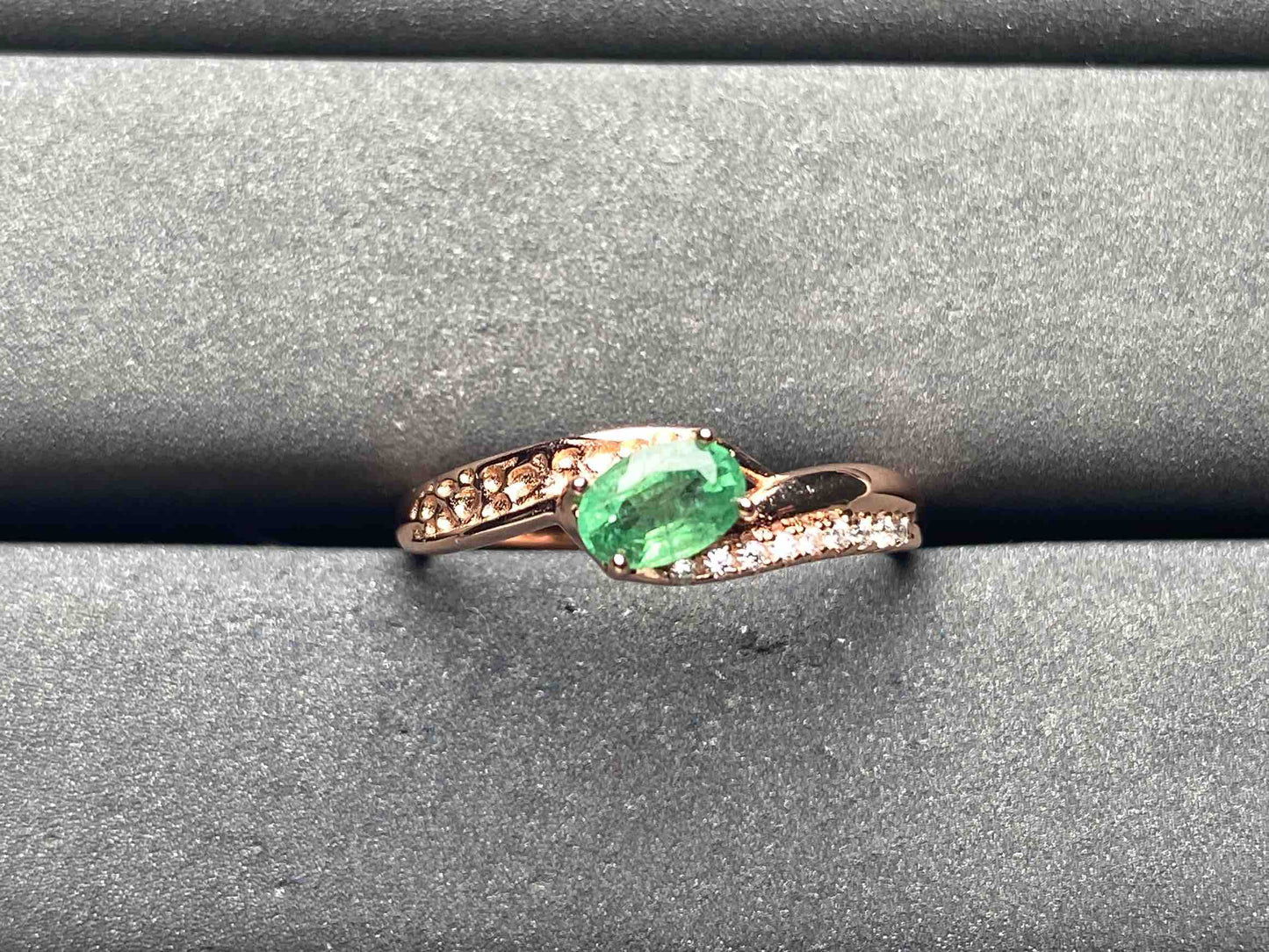 A8719 Emerald Ring