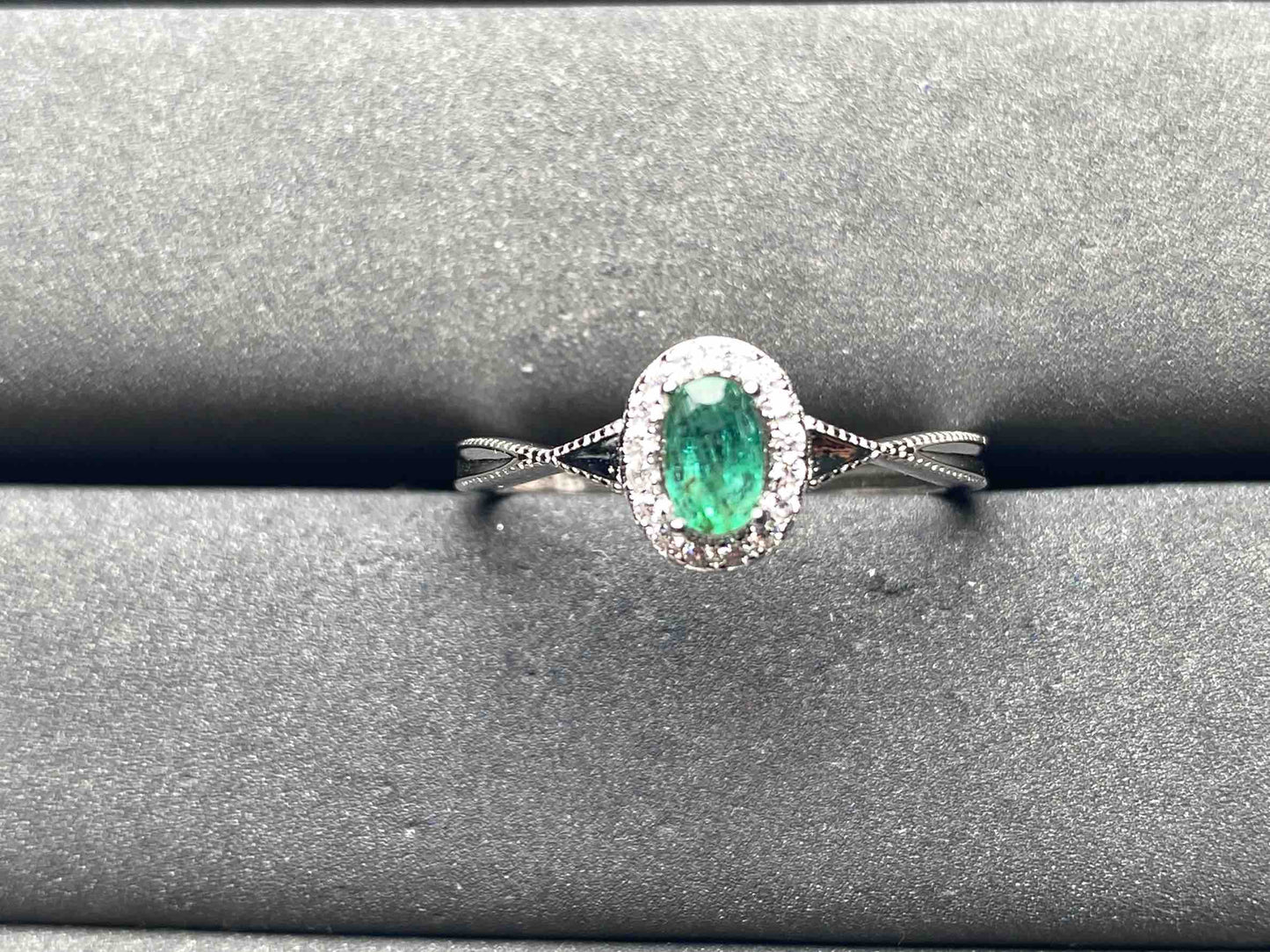 A8723 Emerald Ring