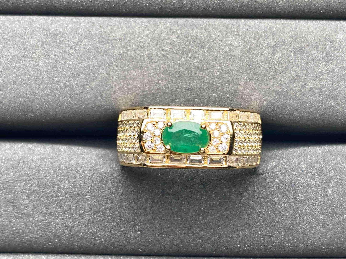 A8724 Emerald Ring