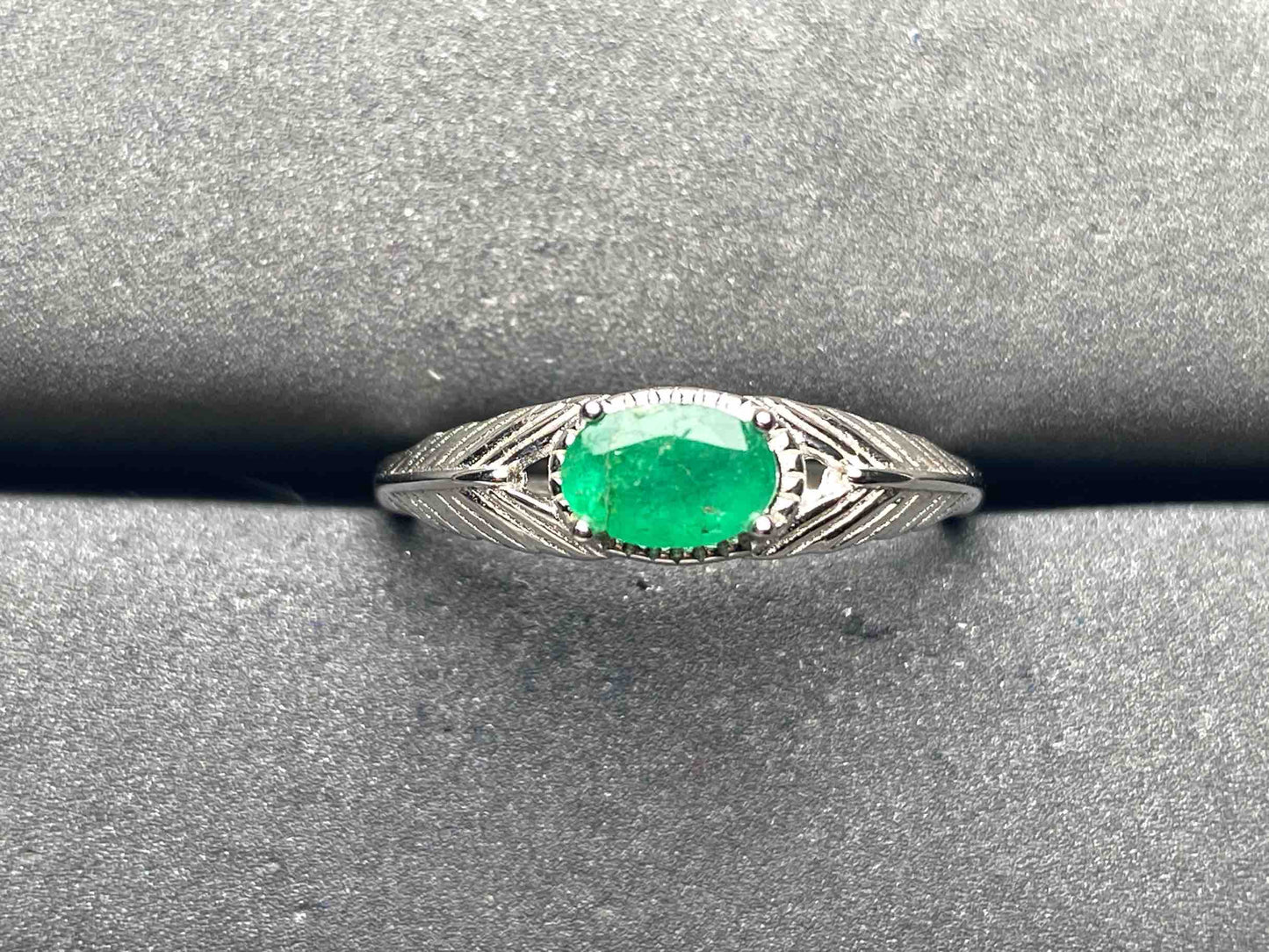 A8726 Emerald Ring