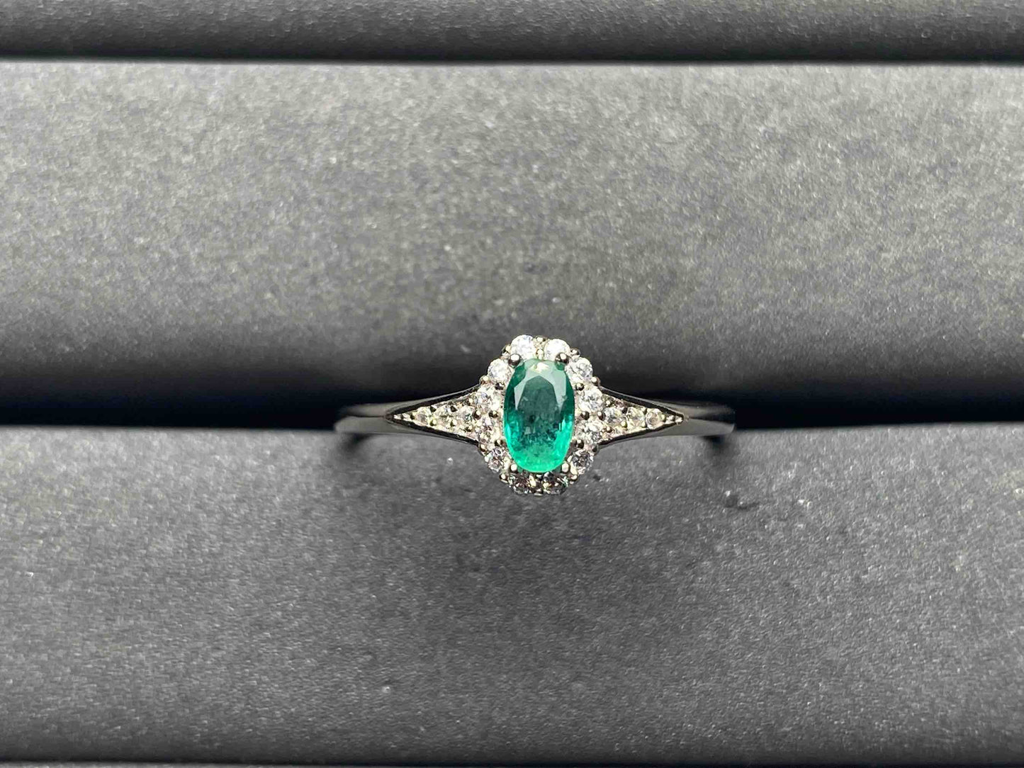 A8727 Emerald Ring