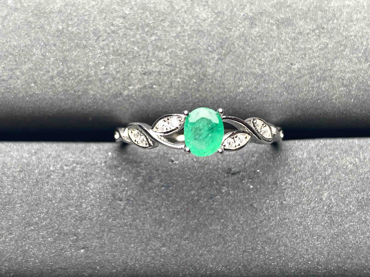 A8744 Emerald Ring