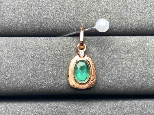 A8749 Emerald Pendant