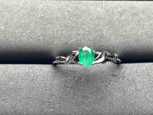 A8751 Emerald Ring