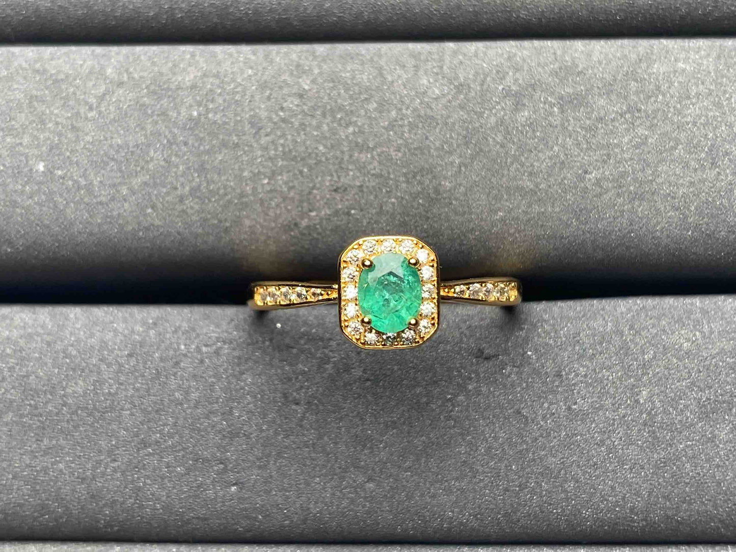 A8754 Emerald Ring