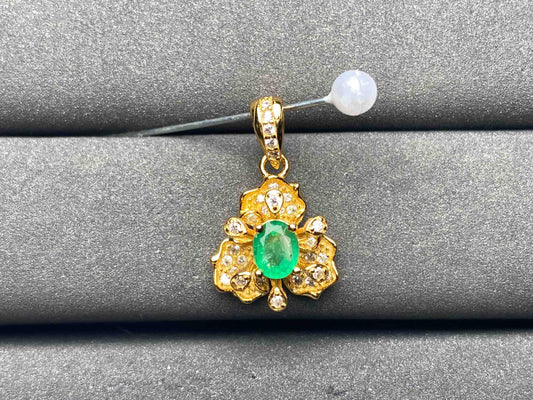 A8755 Emerald Pendant
