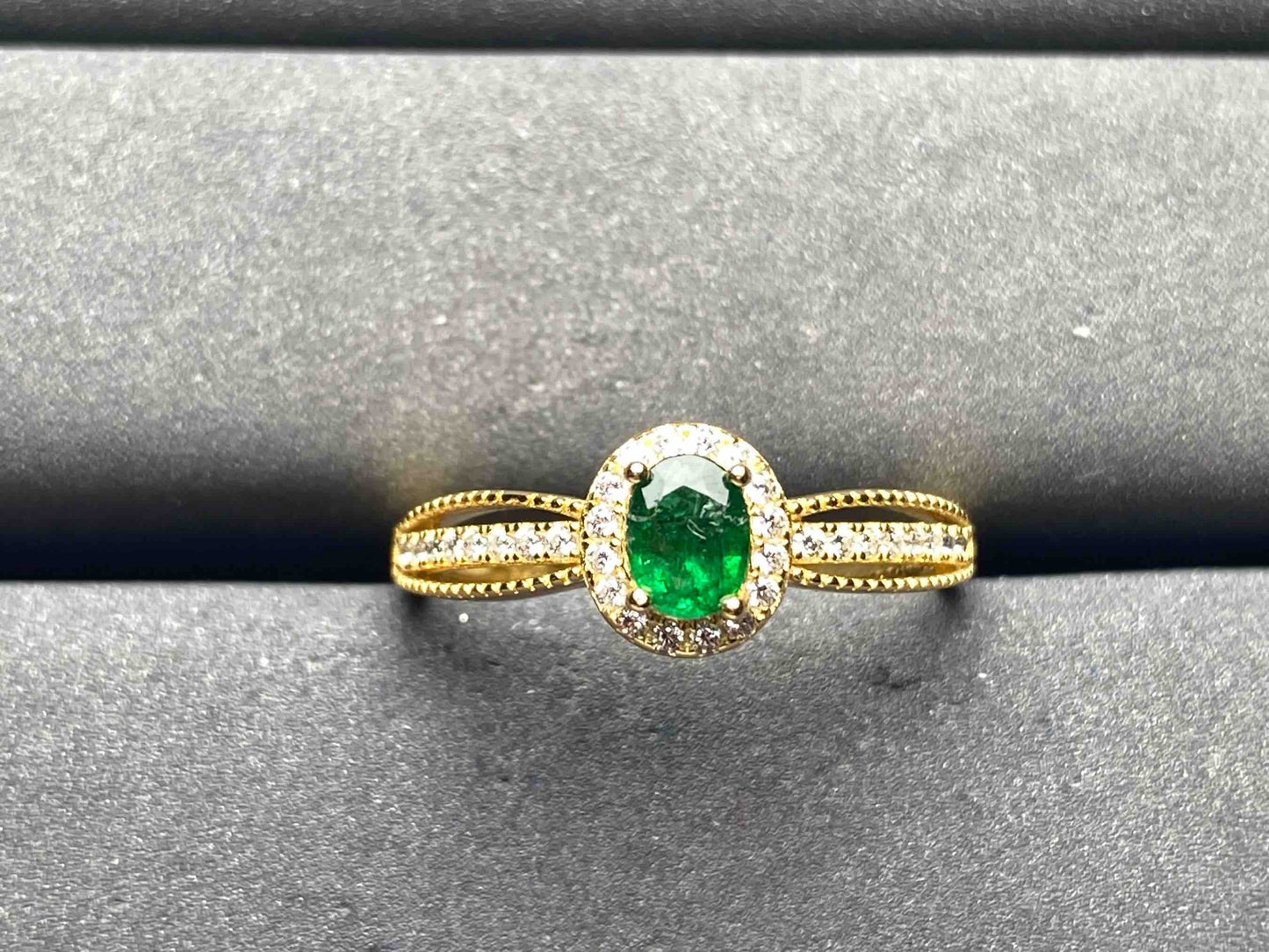 A8771 Emerald Ring