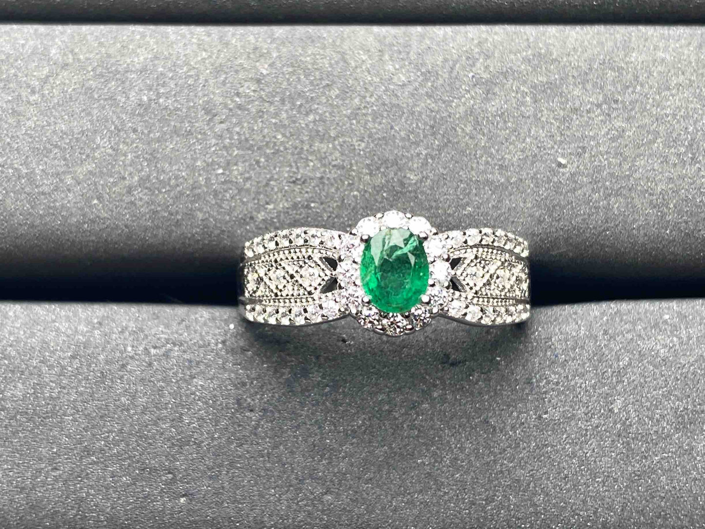 A8774 Emerald Ring