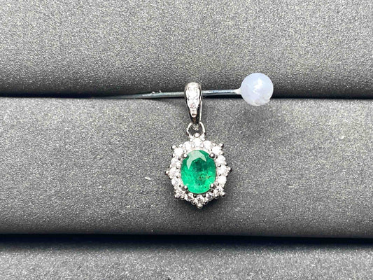 A8789 Emerald Pendant