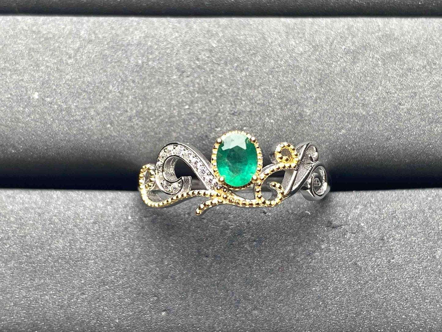 A8792 Emerald Ring
