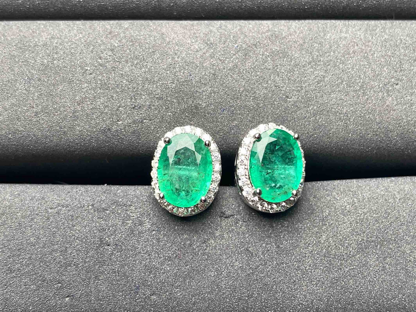 A8837 Emerald Earrings