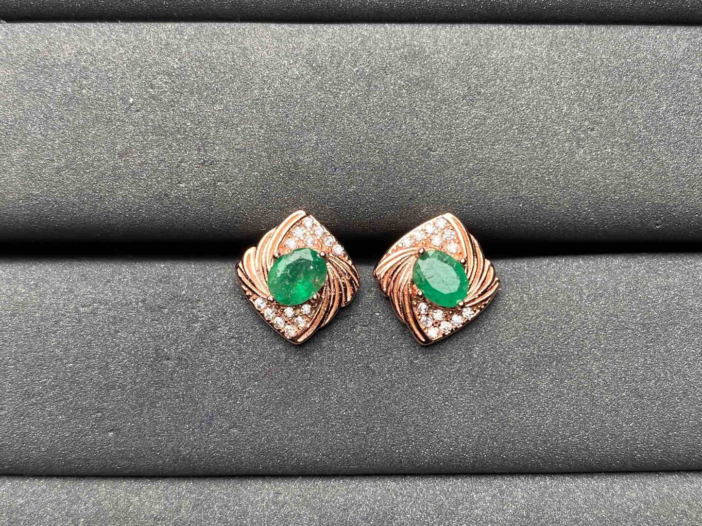 A8845 Emerald Earrings