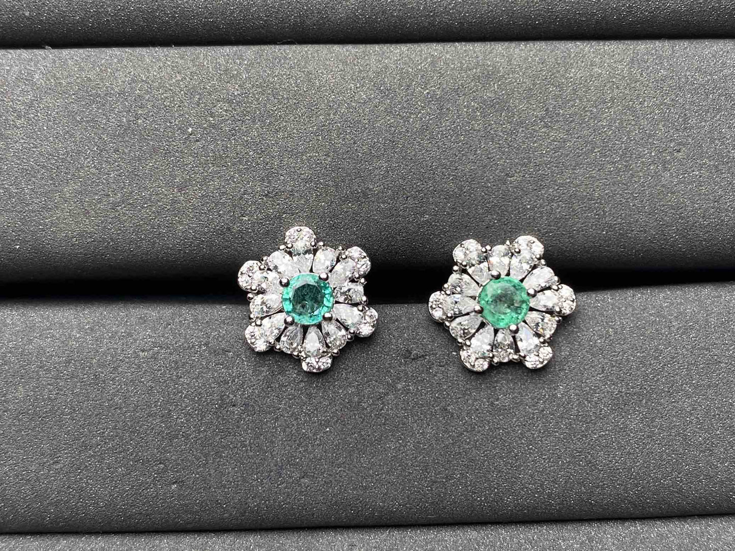 A8848 Emerald Earrings