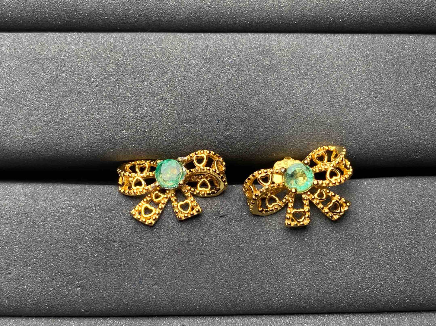 A8850 Emerald Earrings