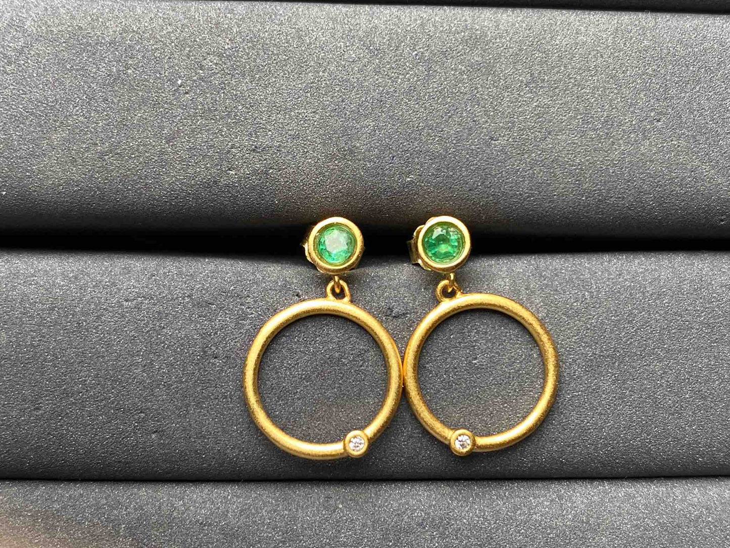 A8853 Emerald Earrings