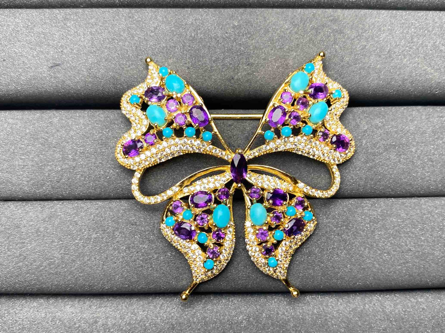 A8860 Turquoise brooch