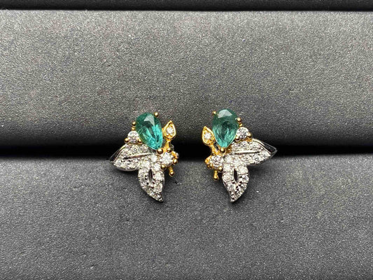 A8868 Emerald Earrings