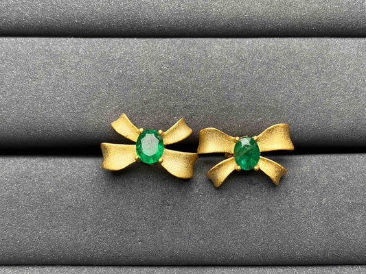 A8874 Emerald Earrings