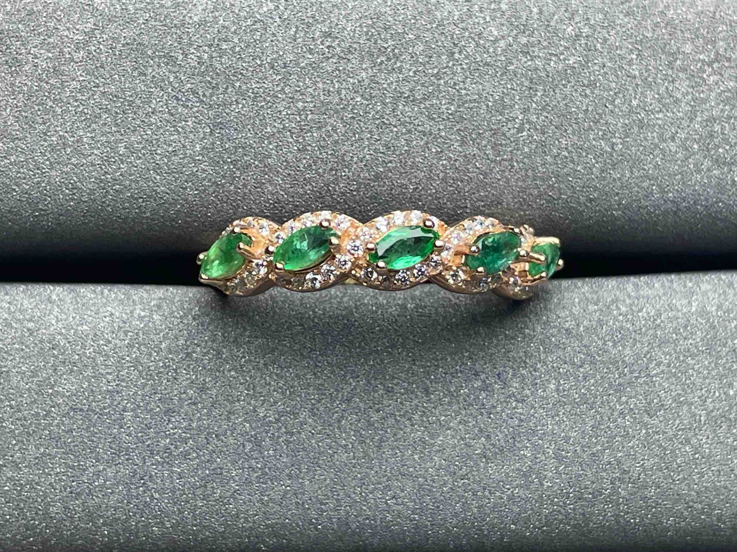 A895 Emerald Ring