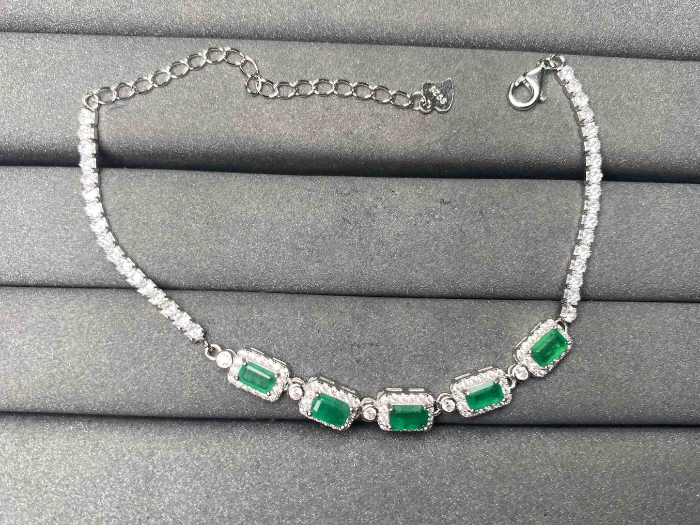A8962 Emerald Bracelet