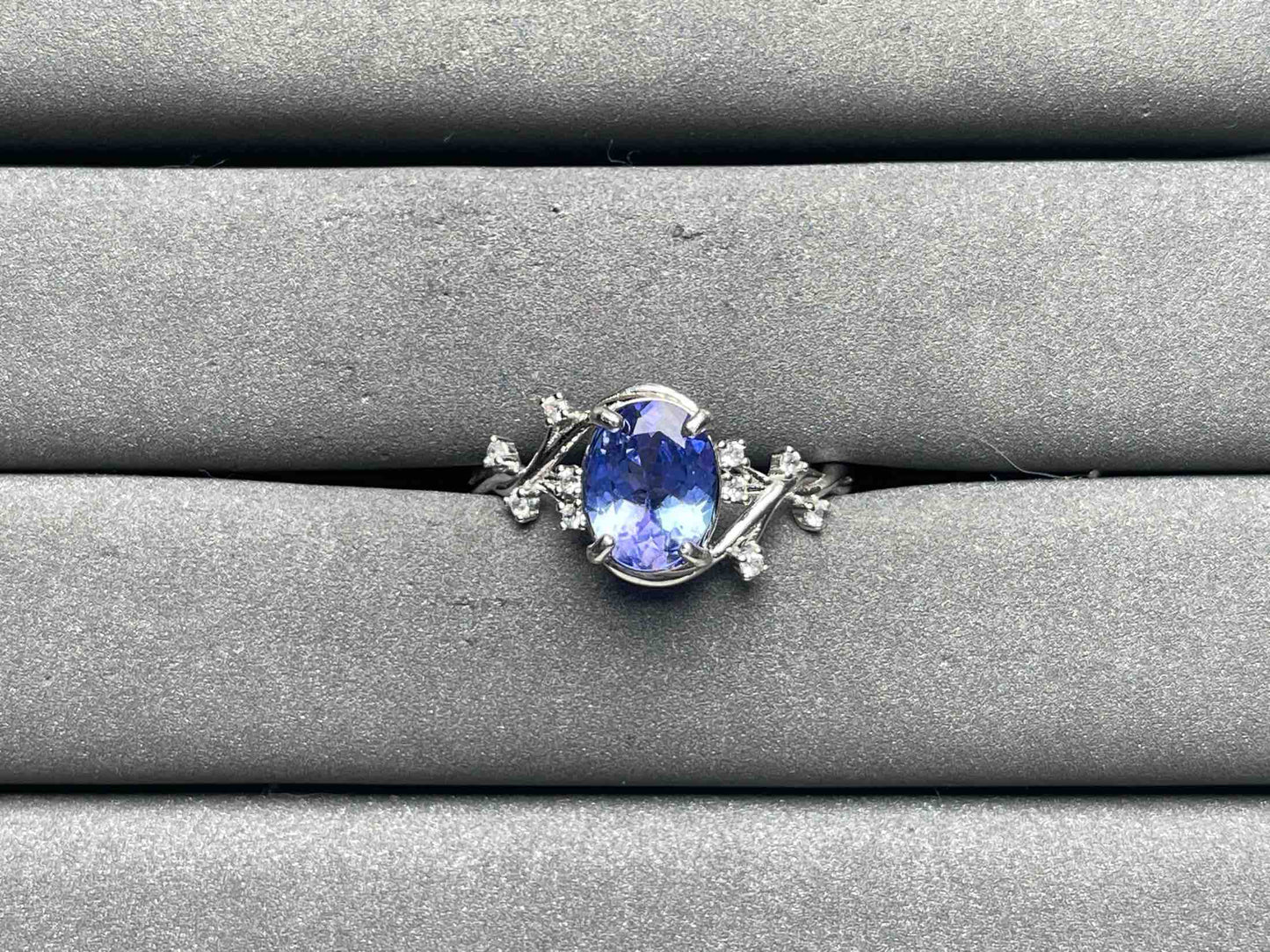 A9028 Tanzanite Ring