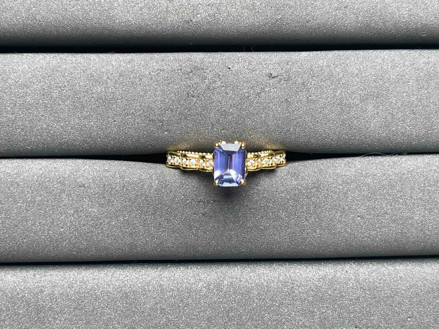 A9035 Tanzanite Ring