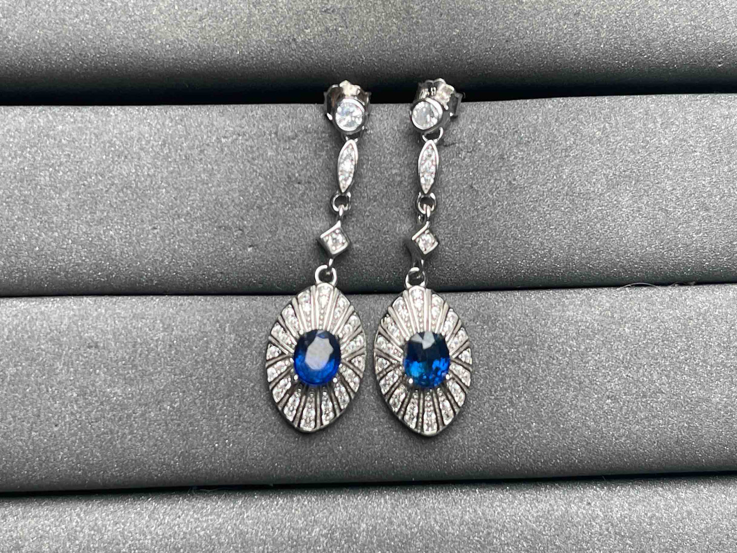 A9048 Sapphire Earrings