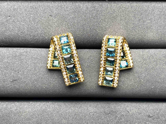 A9052 Teal Sapphire Earrings