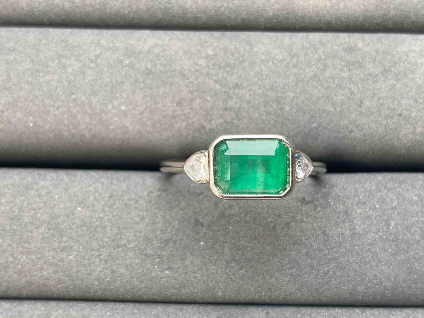A9057 Emerald Ring